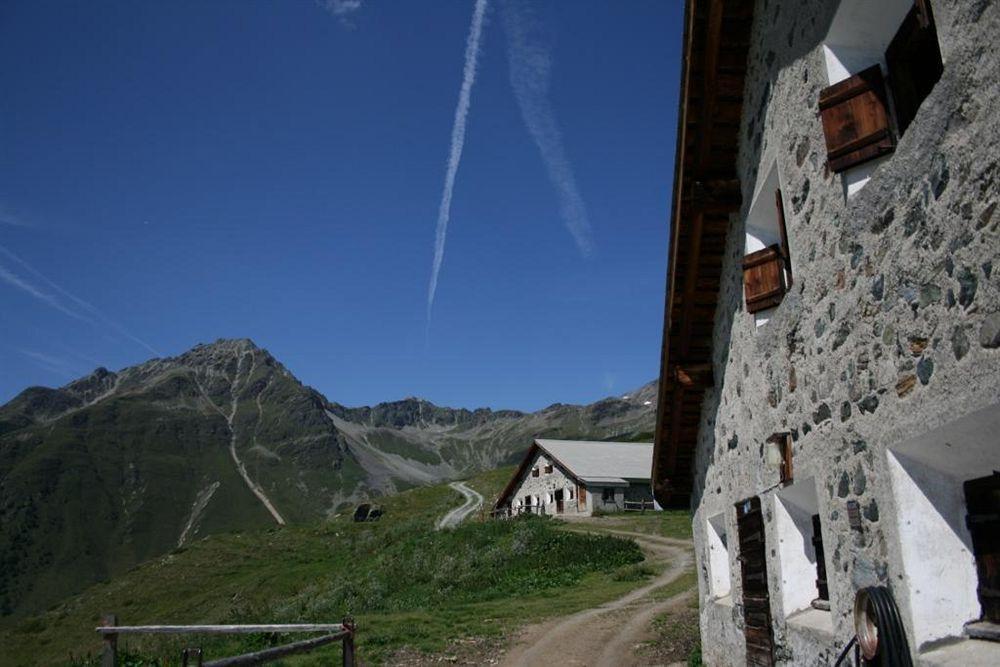 Meisser Hotel "Superior" Guarda Buitenkant foto